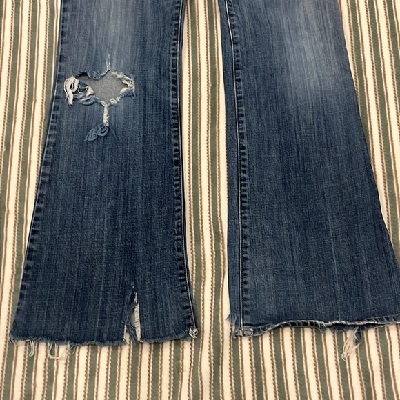 !IT Jeans Women’s Super Distressed Boot Cut Blue Denim Jeans - Picture 4 of 9